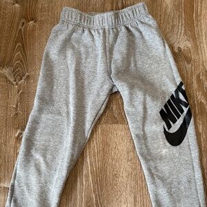 Nike Youth Size 5-6 Grey Joggers Sweatpants